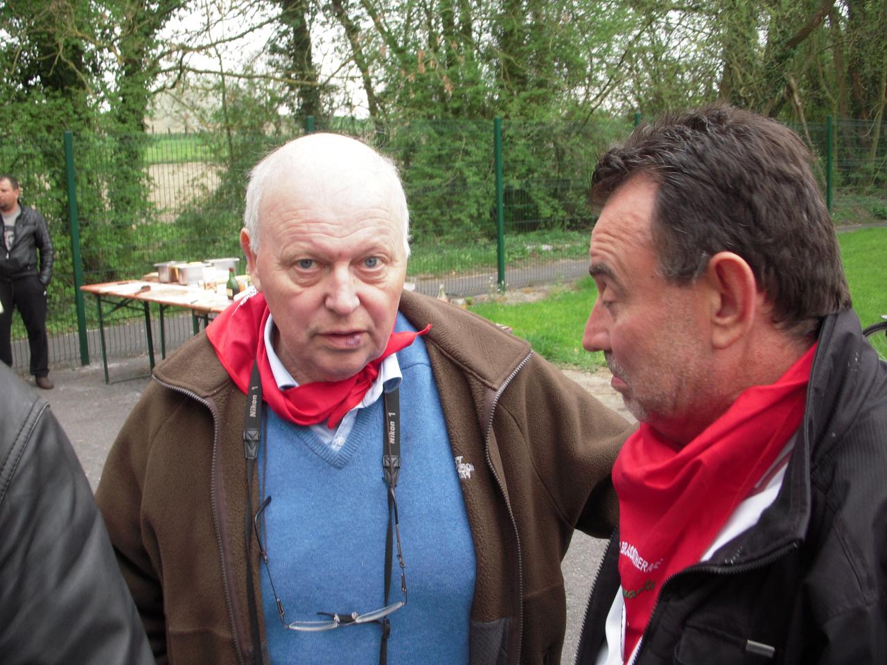 Discussions entre anciens.